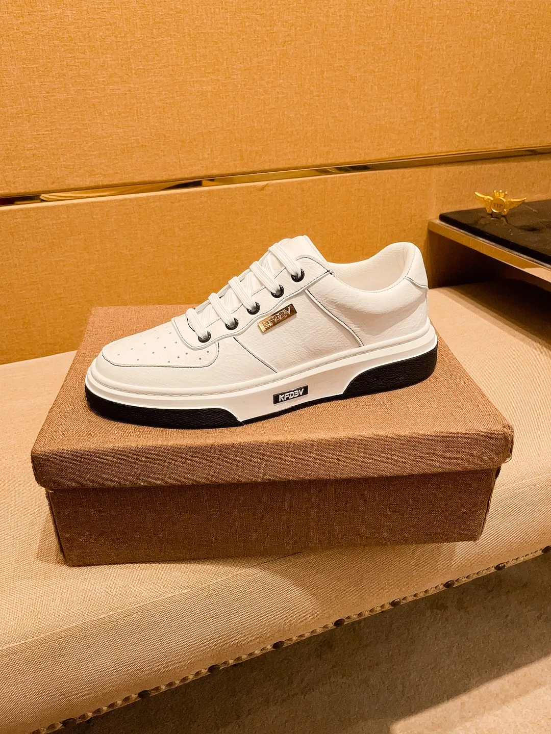 Men's shoes💰 420💰[BV]🔥 High-end men's shoes brand official website 1:1 latest masterpiece: the upper is made of Italian imported first-layer cowhide with a comfortable and breathable lining➕original non-slip and wear-resistant outsole🔥, making walking more convenient and comfortable! An exclusive new model, a stunning work, a beautiful 1:1 replica [color] compared to the official quality! Create a fashionable personality to set off your uniqueness! A must-have for trendy men! Classic 🔥Size: 38-44 Color: 🔥 Colors available🔥.